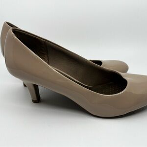 Women's High Heel pump Nude Size 9 Round Toe patent leather, stiletto, cushioned